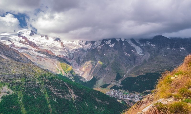 和平精英悬崖怎么上岸 和平精英沙漠电站最高山怎么上