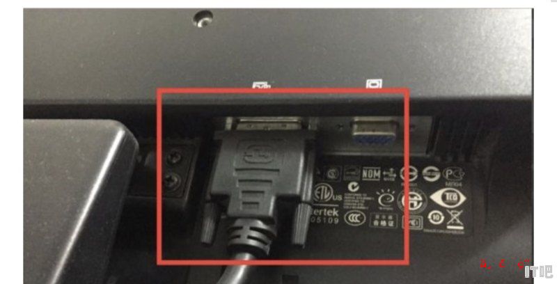 主板的VGA DVI怎么同时用二个显示器,双显示器 dvi