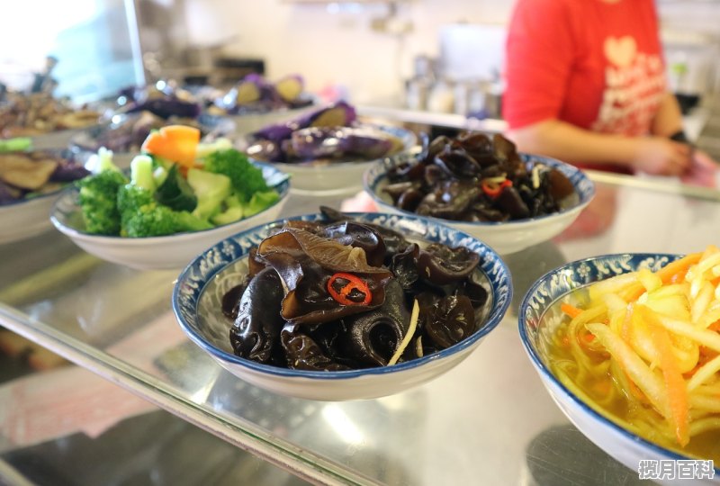 贵阳十大必吃馆子排名，贵阳地方美食推荐