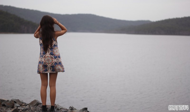 辣妹热裤穿搭技巧 女性夏季穿搭小技巧